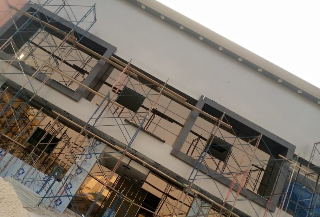 تركيب زجاج سيكوريت للواجهات التجارية - فنون الماسة الرياض